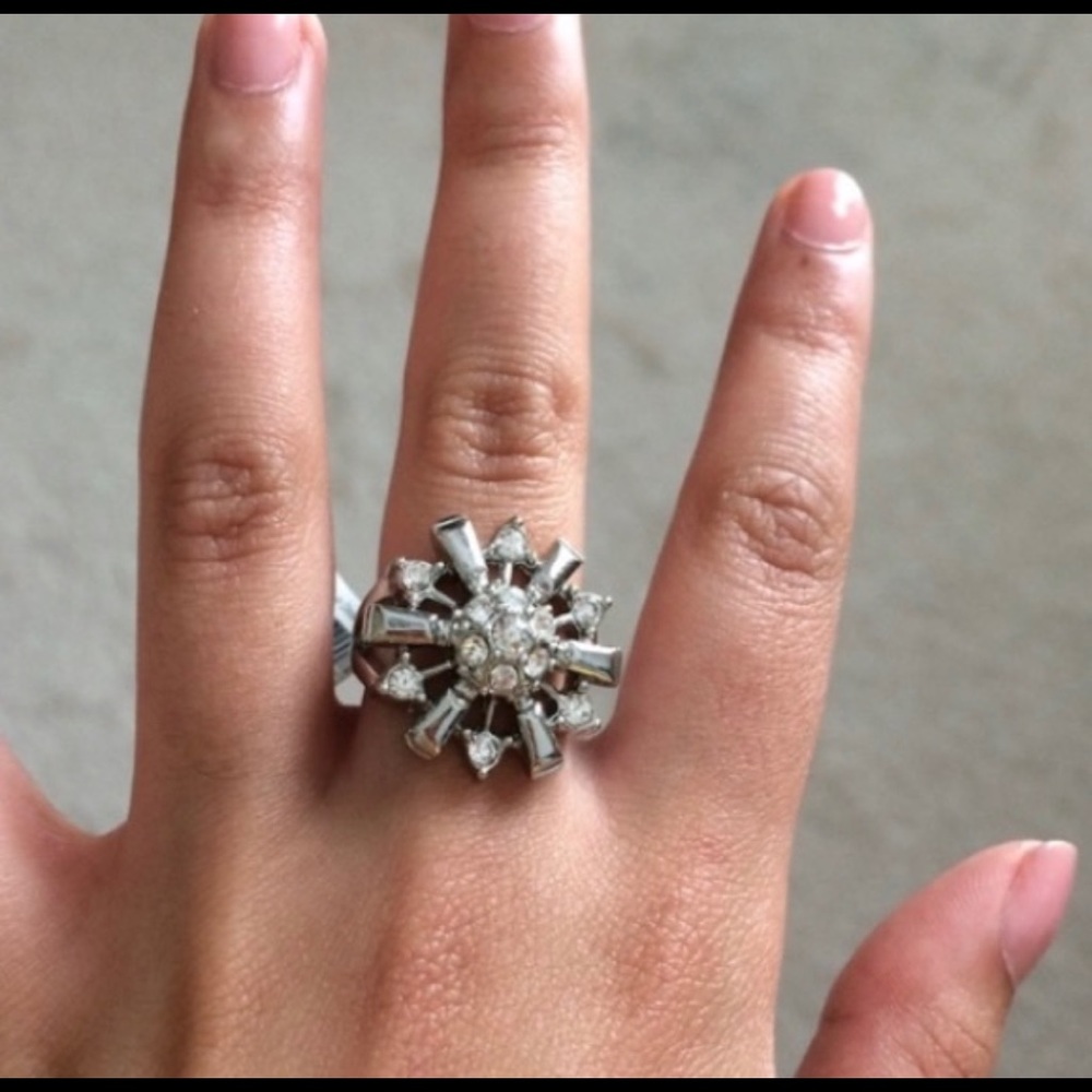 Banana Republic Beautiful ring size 8